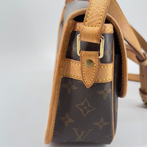 Louis Vuitton Authentic Solognes Crossbody - Picture 4 of 12